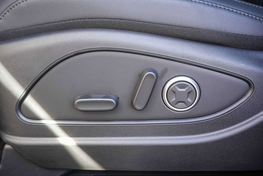 New 2026 Silver Hyundai SEL Premium image 22