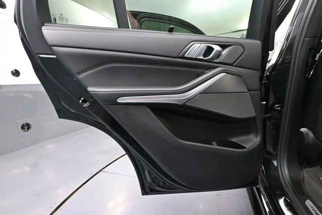 2022 BMW X5 M50i - Photo 40