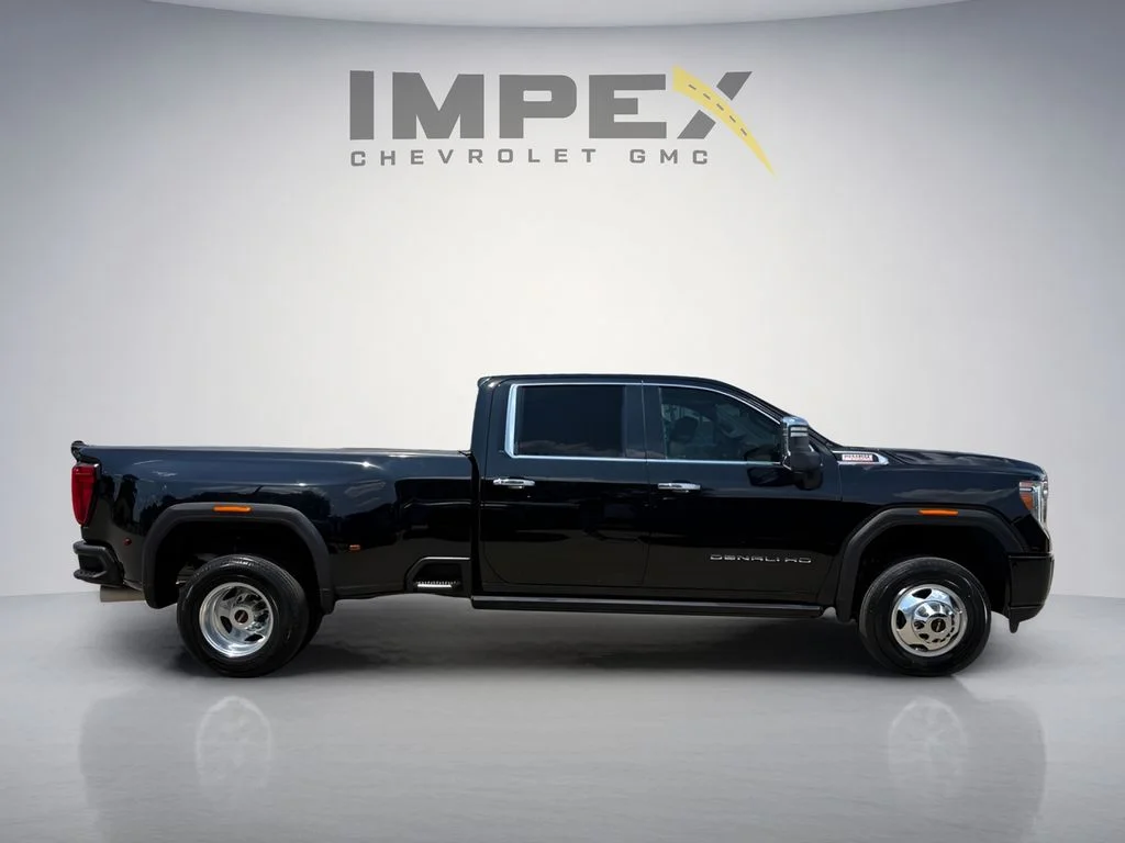 Used 2022 Black GMC Denali image 6