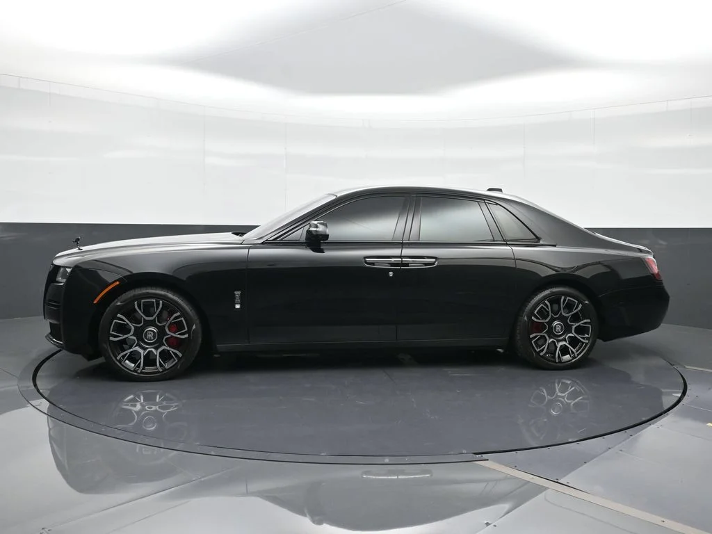 Certified Used 2022  Rolls-Royce  image 3