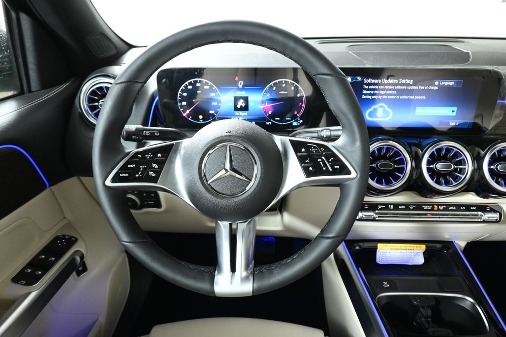 Used 2026 Night Black Mercedes-Benz GLB 250 image 17