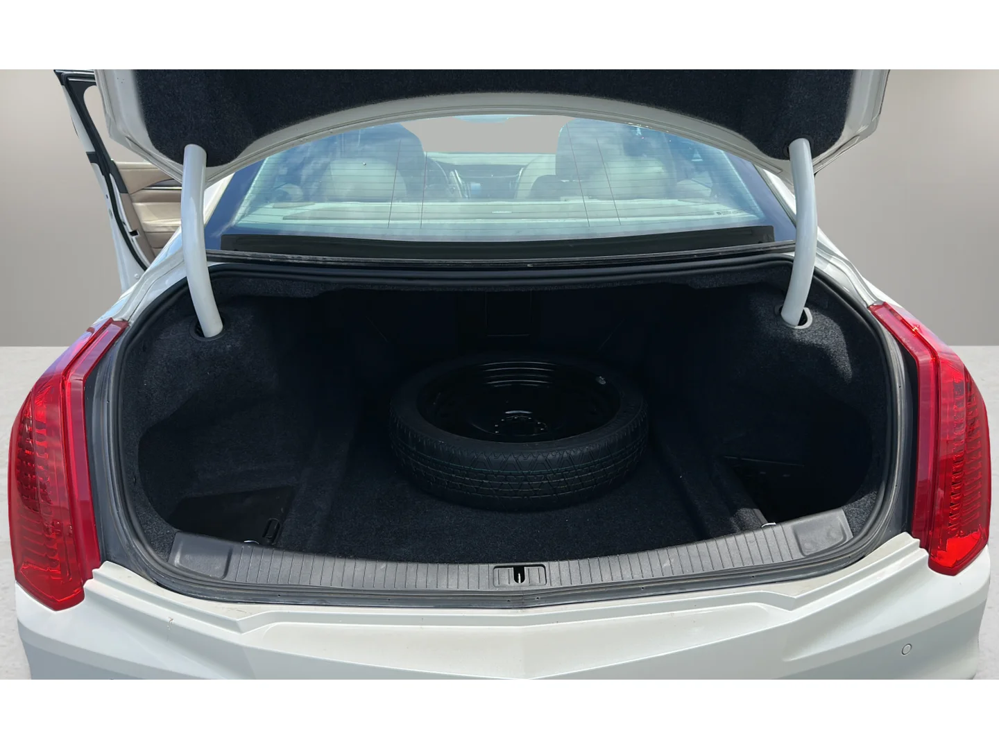 Used 2014 White Cadillac 2.0L Turbo Luxury image 20