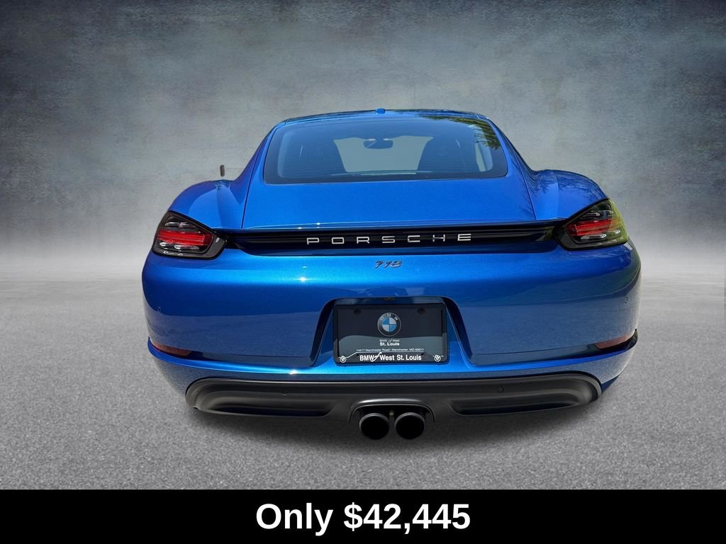 Used 2017  Porsche Base image 4