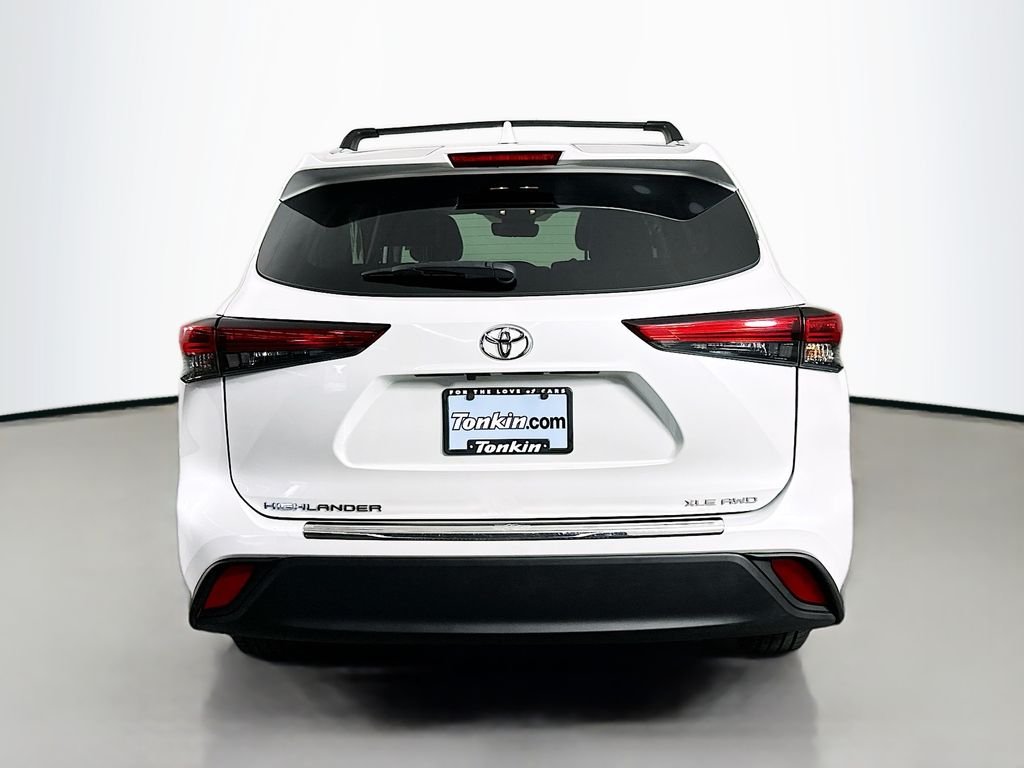 Used 2023 Pearl Toyota XLE image 7