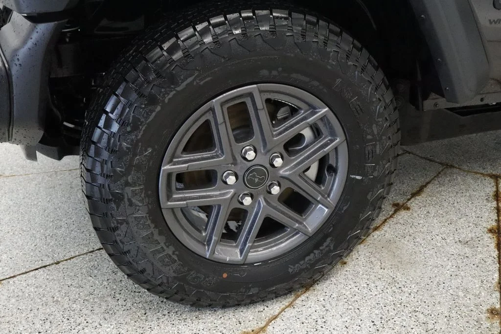 New 2026 Granite Crystal Metallic Clearcoat Jeep Sport S image 13