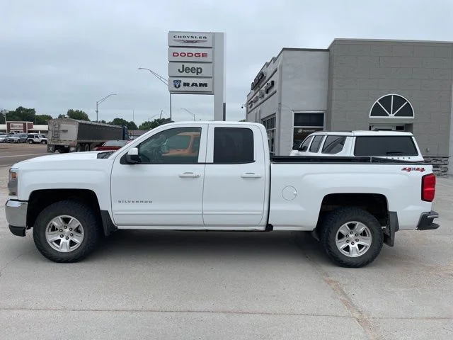 Used 2018 White Chevrolet LT image 1