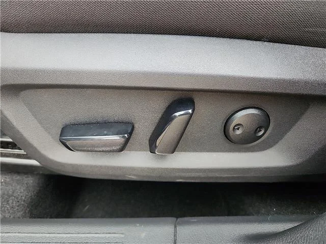 Used 2025 Blue Nissan SV Front-Wheel Drive image 12