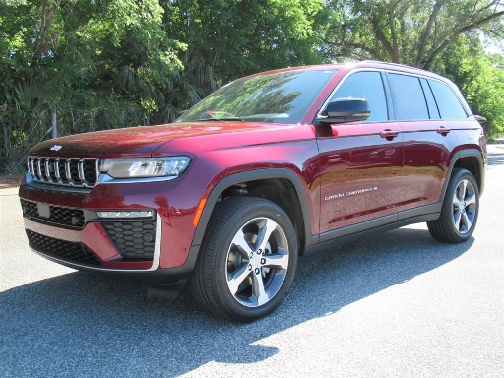 New 2026 Velvet Red Pearl-Coat Exterior Paint Jeep Limited image 3