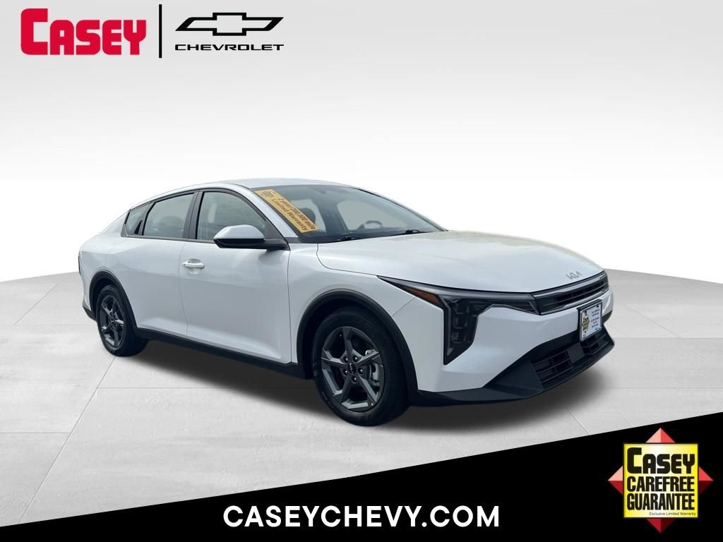 2025 Kia K4 LXS AT's photo