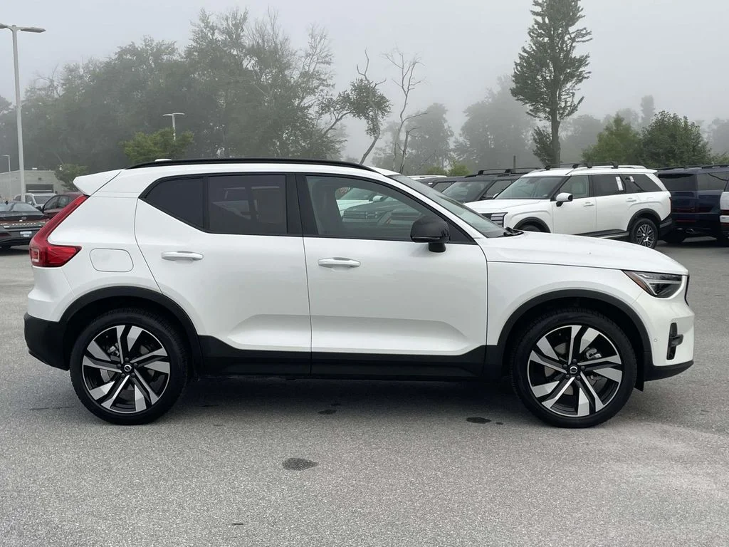 New 2026 Crystal White Volvo Plus image 29