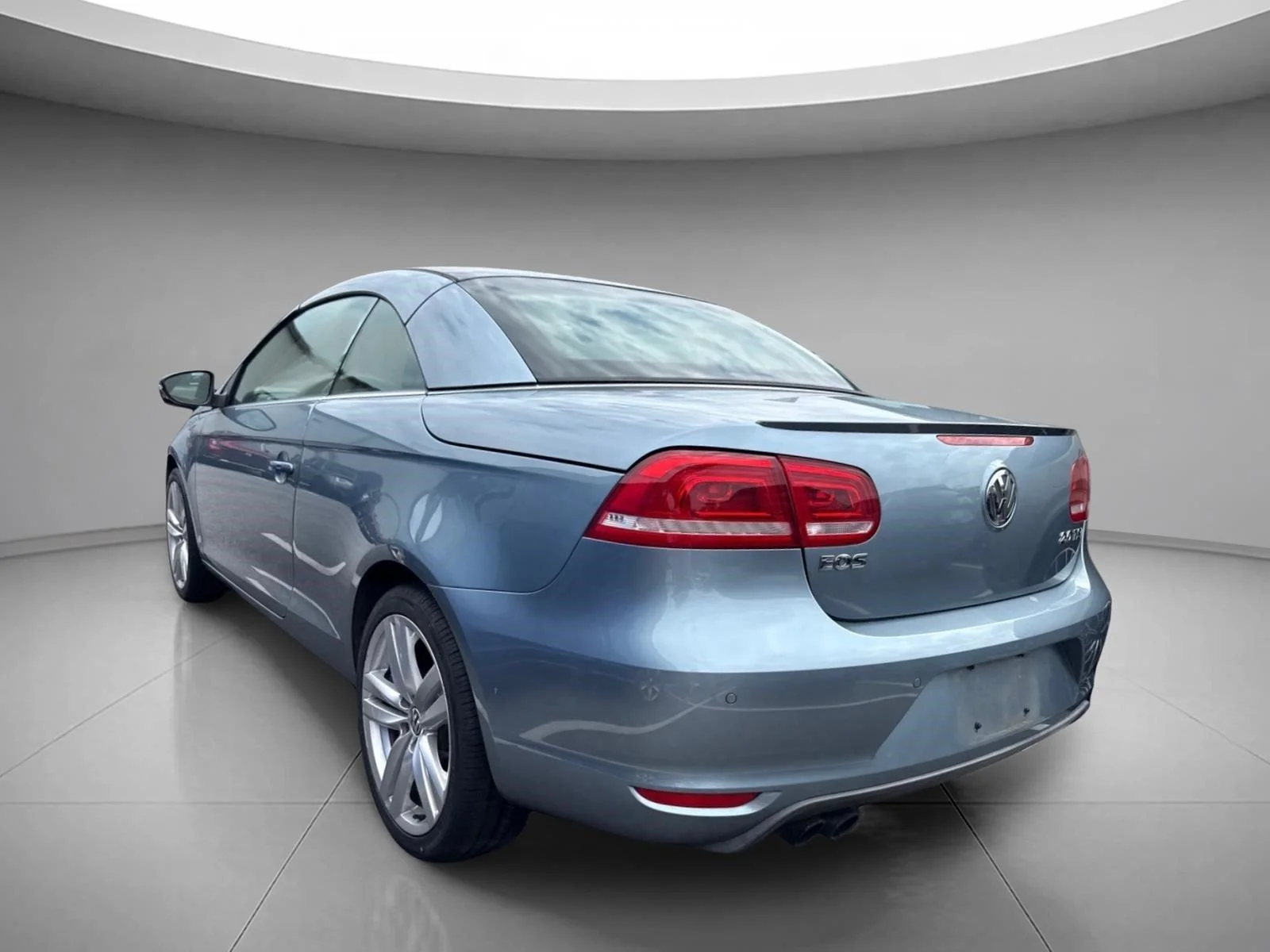 Used 2012 Horizon Blue Metallic Volkswagen Executive image 9