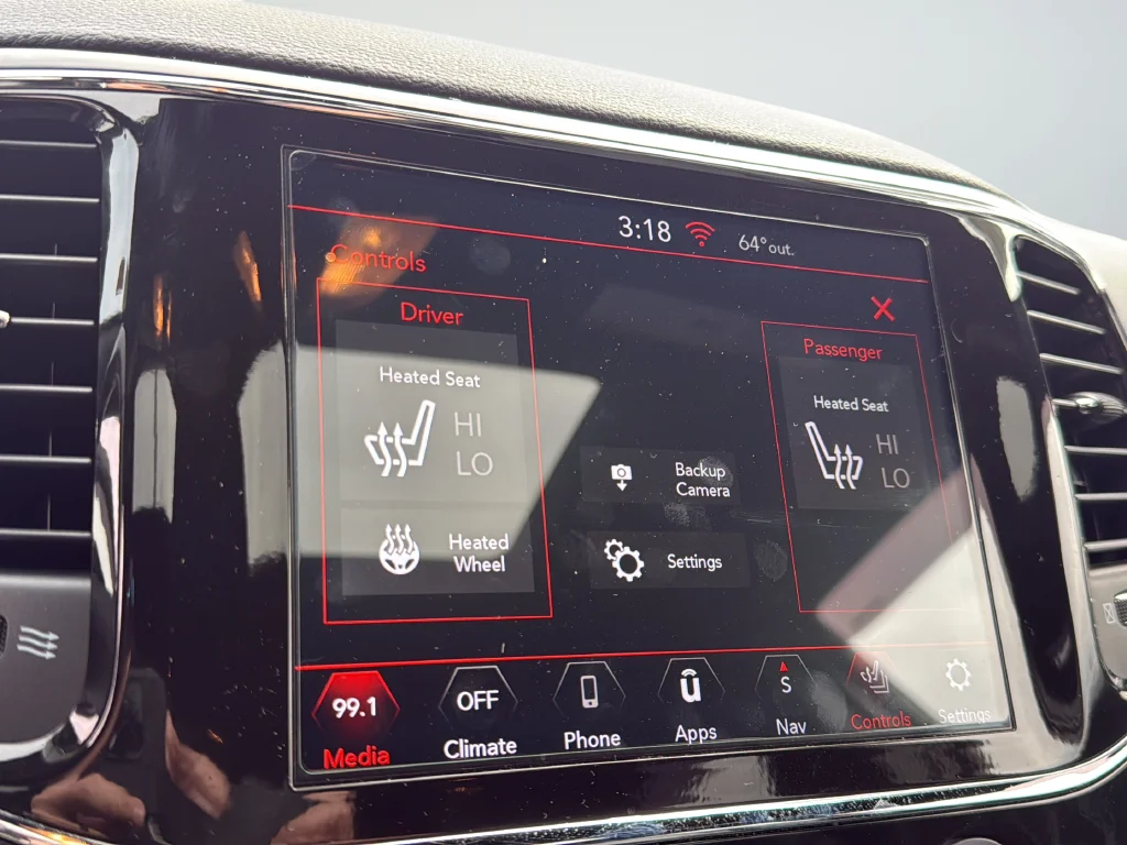 Used 2022 Red Jeep Laredo X image 34
