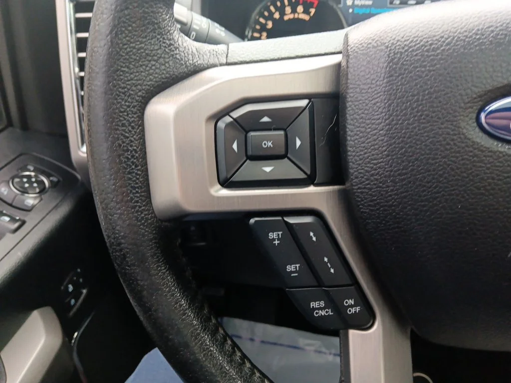 Used 2015 Ingot Silver Ford Platinum image 20