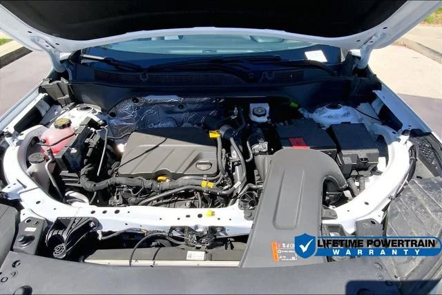 2025 Chevrolet Trax LT - Photo 12