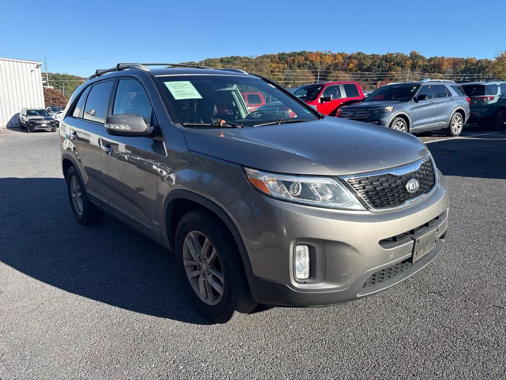 Used 2014 Gray Kia LX image 1