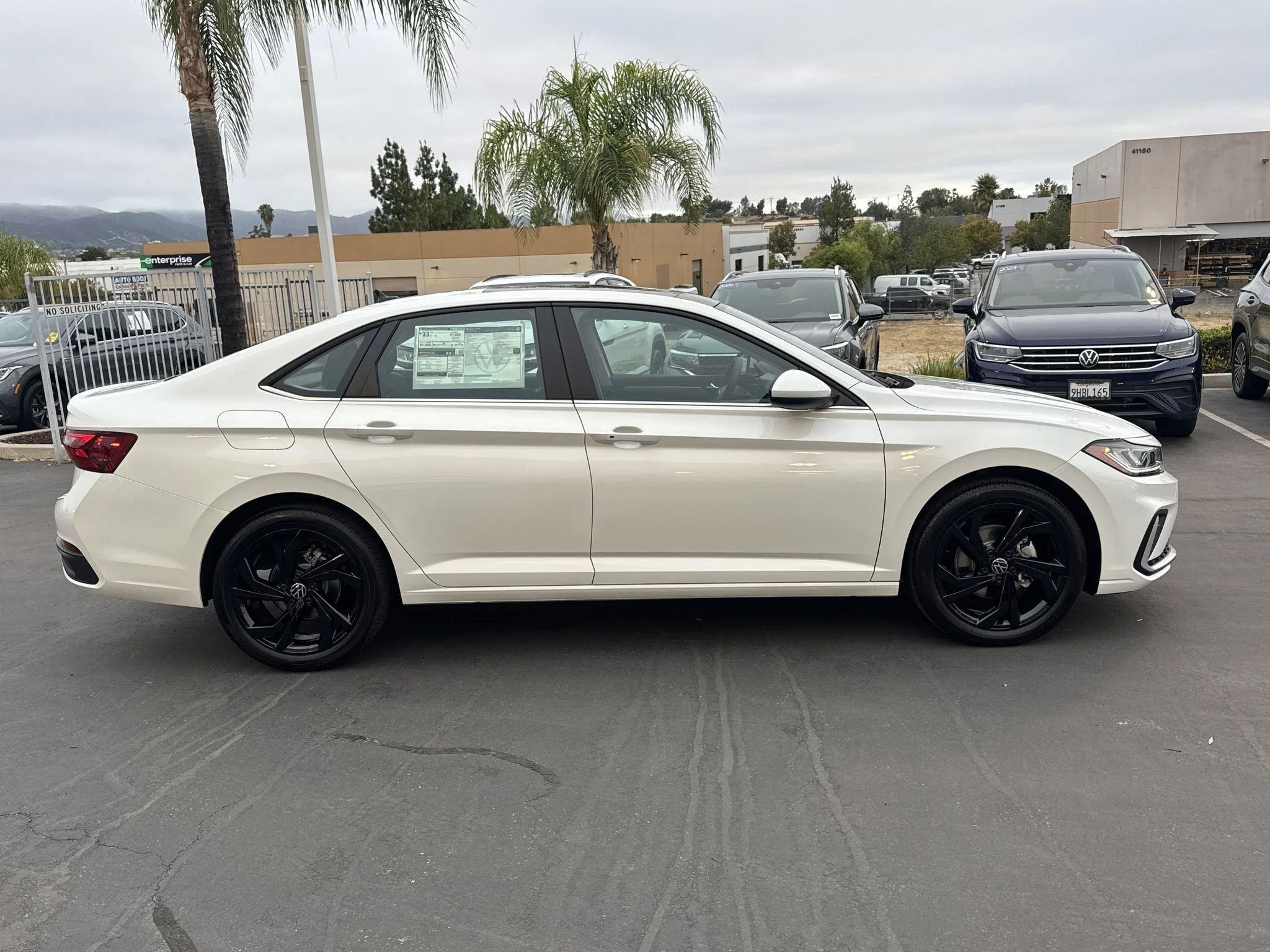 New 2026 Opal White Pearl Volkswagen SE image 8
