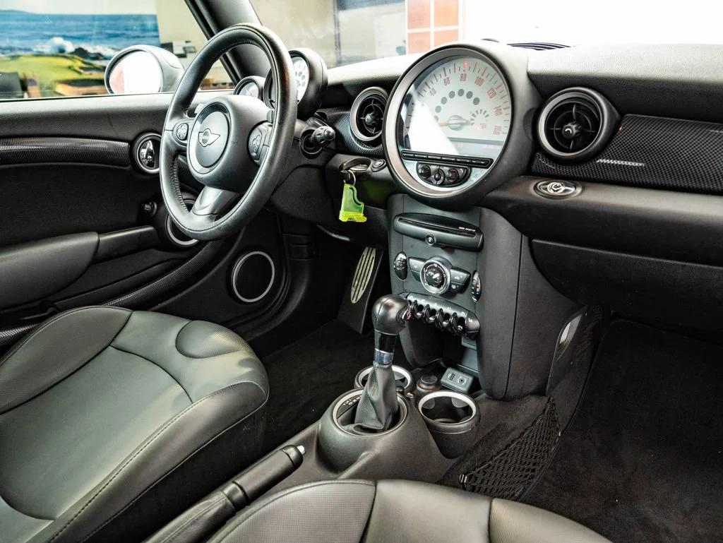 Used 2014 White Silver MINI  image 42