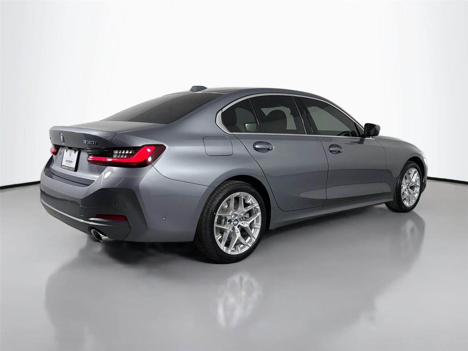 New 2026 Skyscraper Grey Metallic BMW 330i NA xDrive image 6