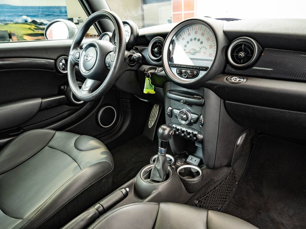 Used 2014 White Silver MINI  image 42