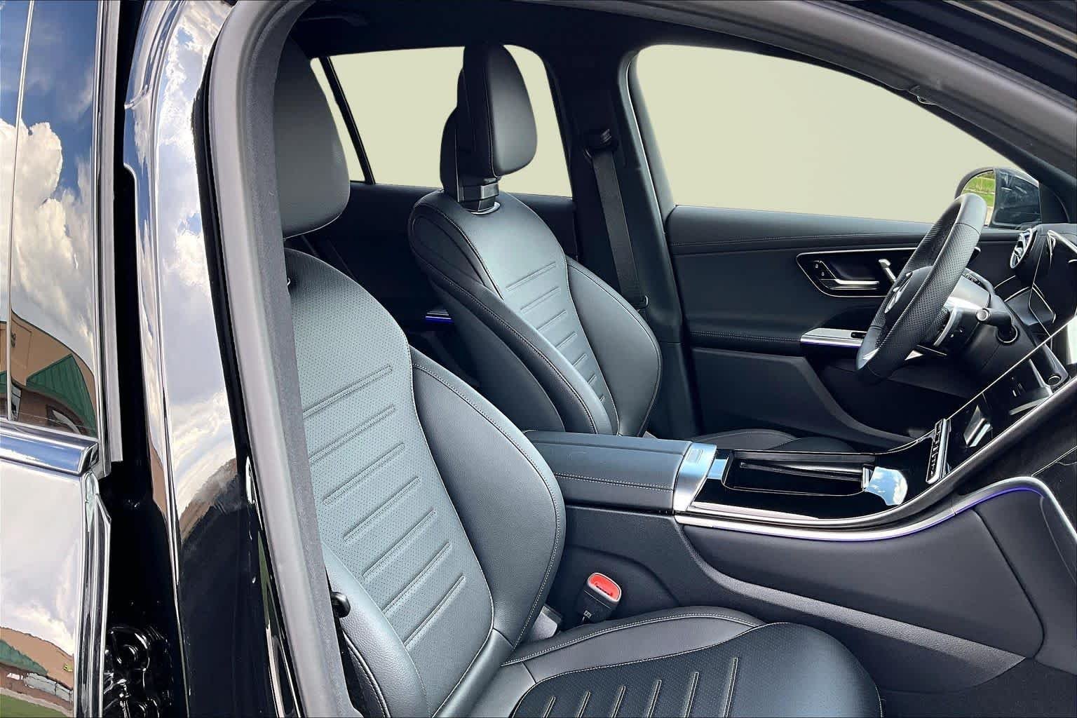 New 2026 Obsidian Black Metallic Mercedes-Benz GLC 300 image 14