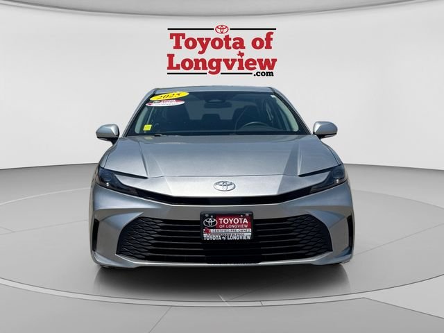 2025 Toyota Camry LE - Photo 9
