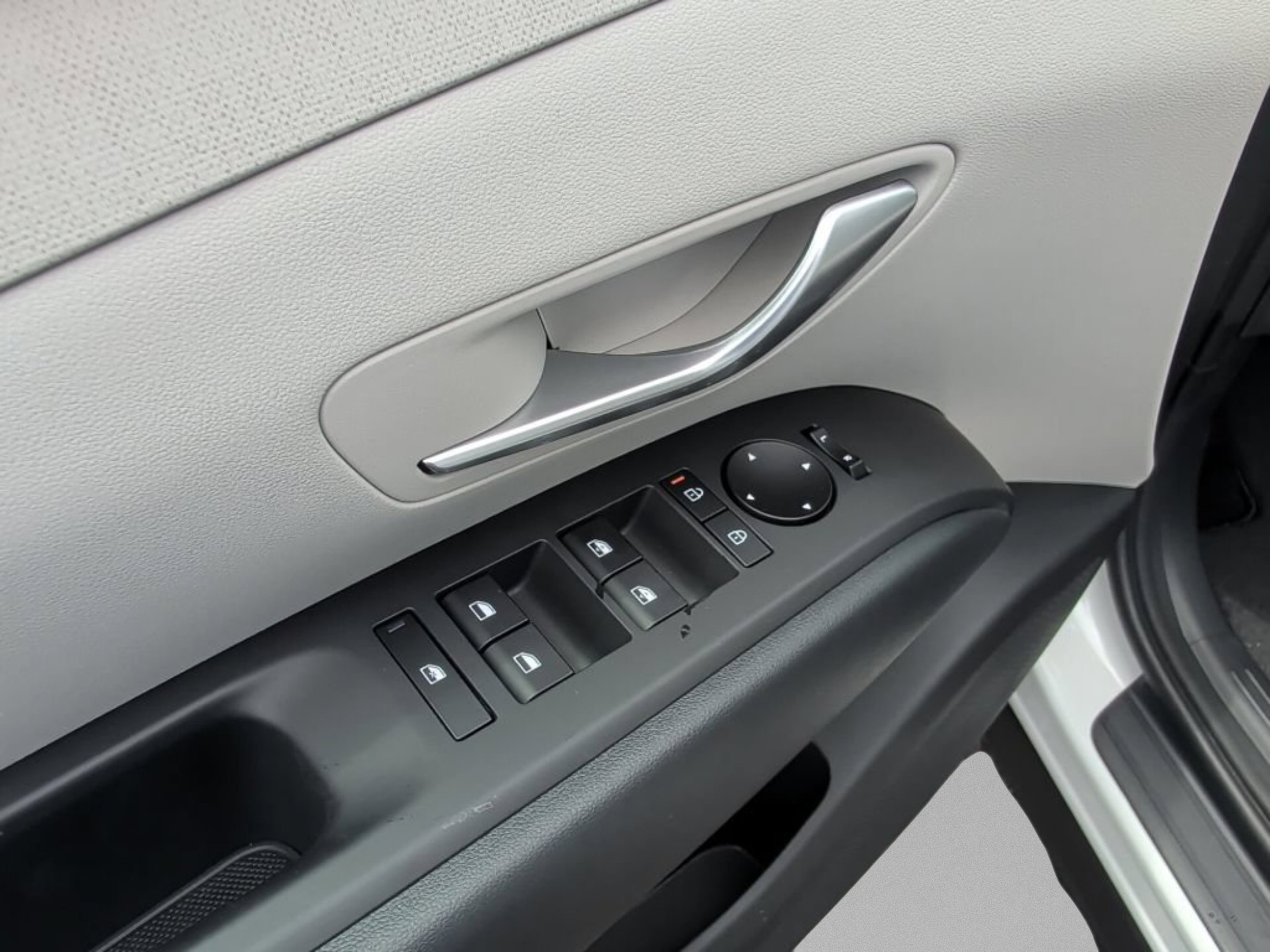 New 2026 Creamy White Pearl Hyundai SEL Convenience image 16