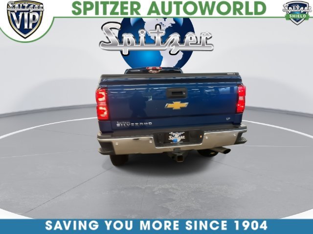 Used 2019 DEEP OCEAN BLUE METALLIC Chevrolet LT image 3