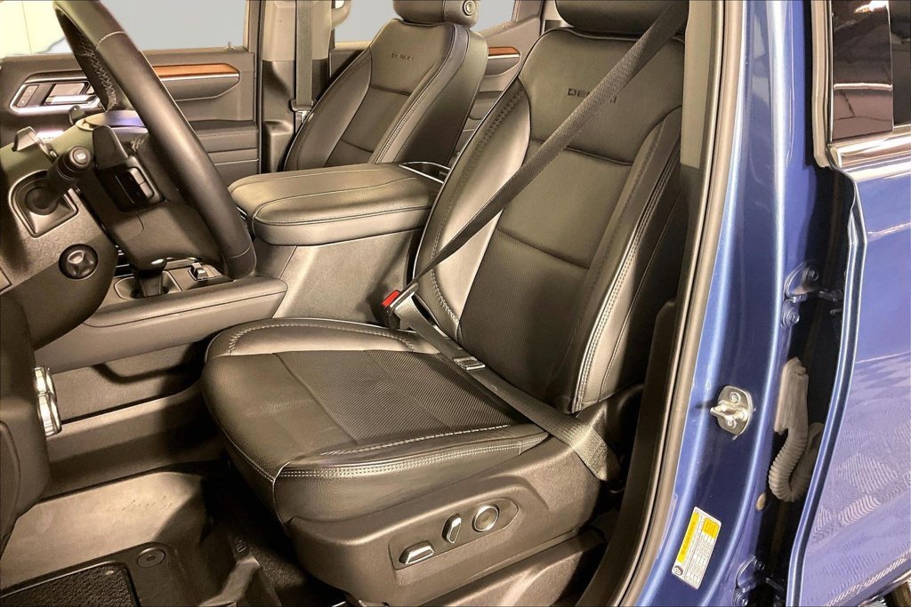 Used 2025 Blue GMC Denali image 19