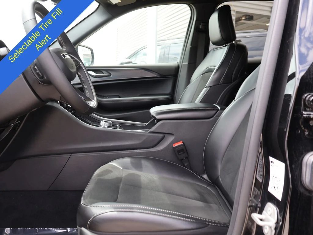 Used 2025 Black Jeep Altitude image 23