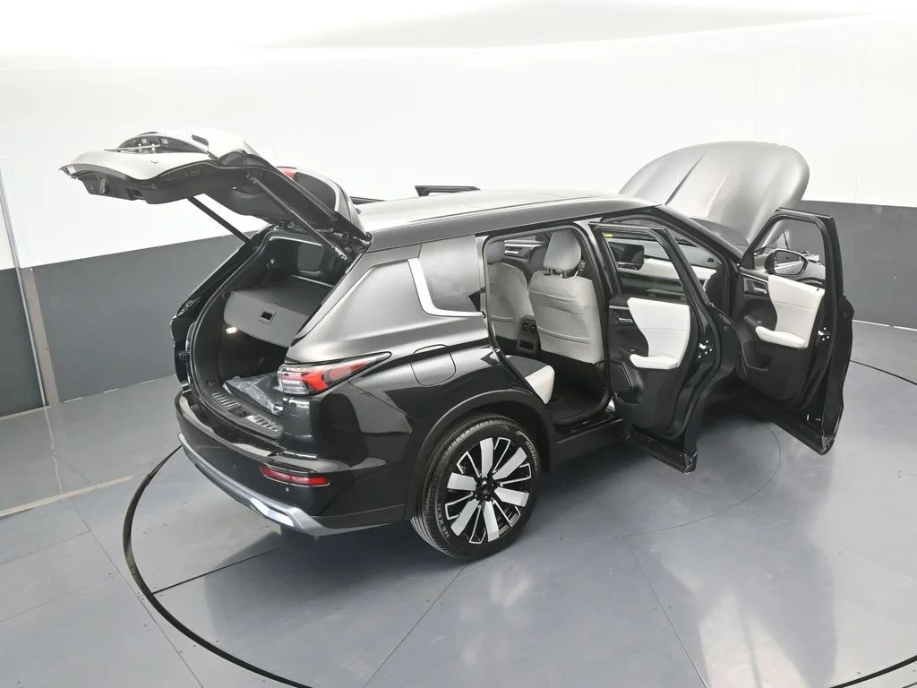 New 2026 Black Diamond Mitsubishi SE image 73