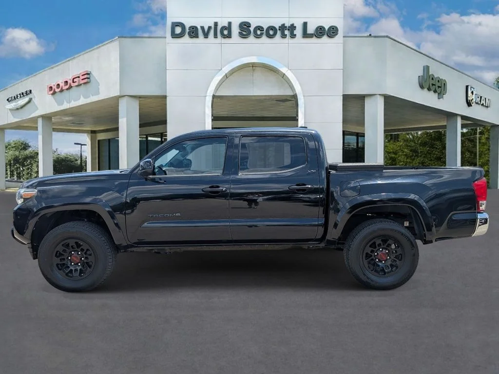 Used 2019 Black Toyota SR5 image 38