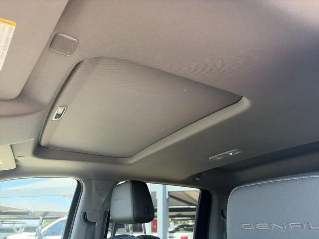 Used 2021 Green GMC Denali image 17