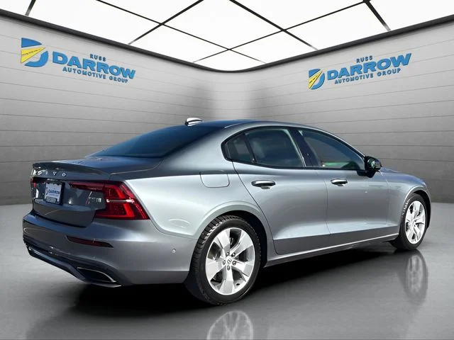Used 2020 Gray Volvo T5 R-Design image 5
