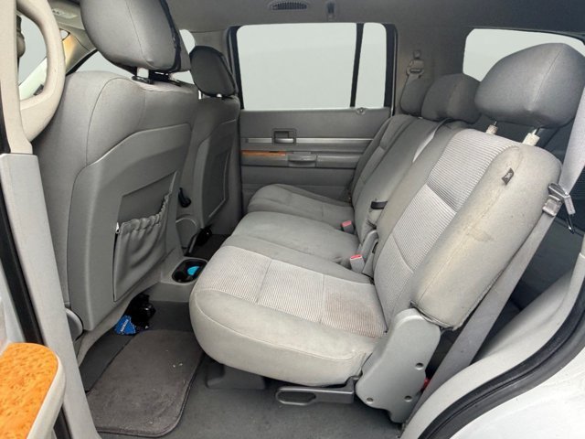 Used 2007 Silver Chrysler Limited image 12