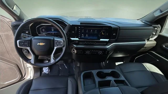 Used 2024 Summit White Chevrolet LTZ image 17