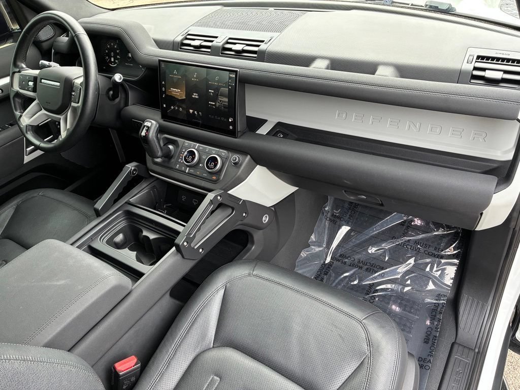 Used 2022 White Land Rover S image 35