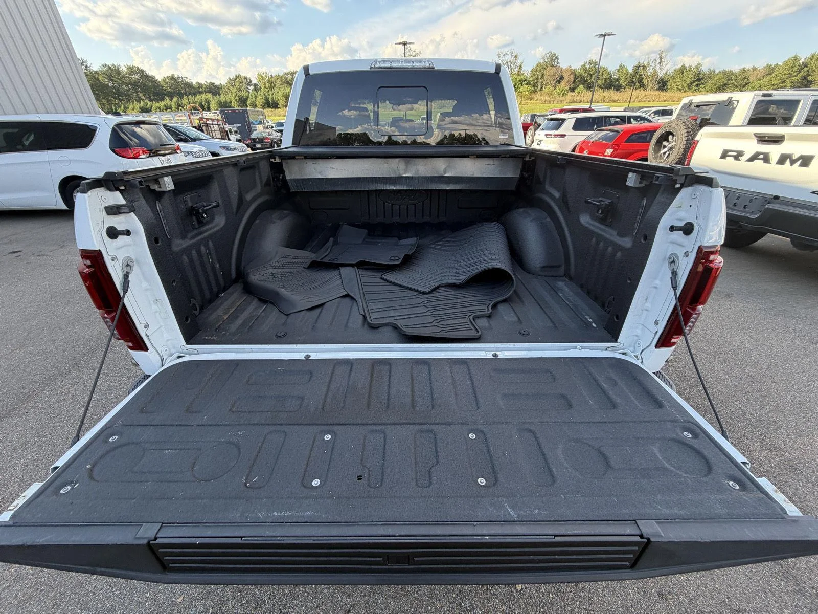 Used 2018 Oxford White Ford Raptor image 19