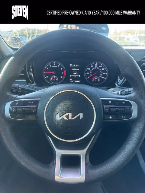 Used 2023 Silver Kia LXS image 9