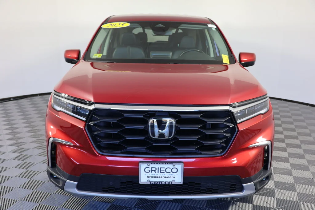 Used 2025 Radiant Red Metallic II Honda EX-L image 3