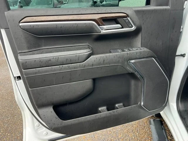 Used 2024 Summit White GMC Elevation image 13