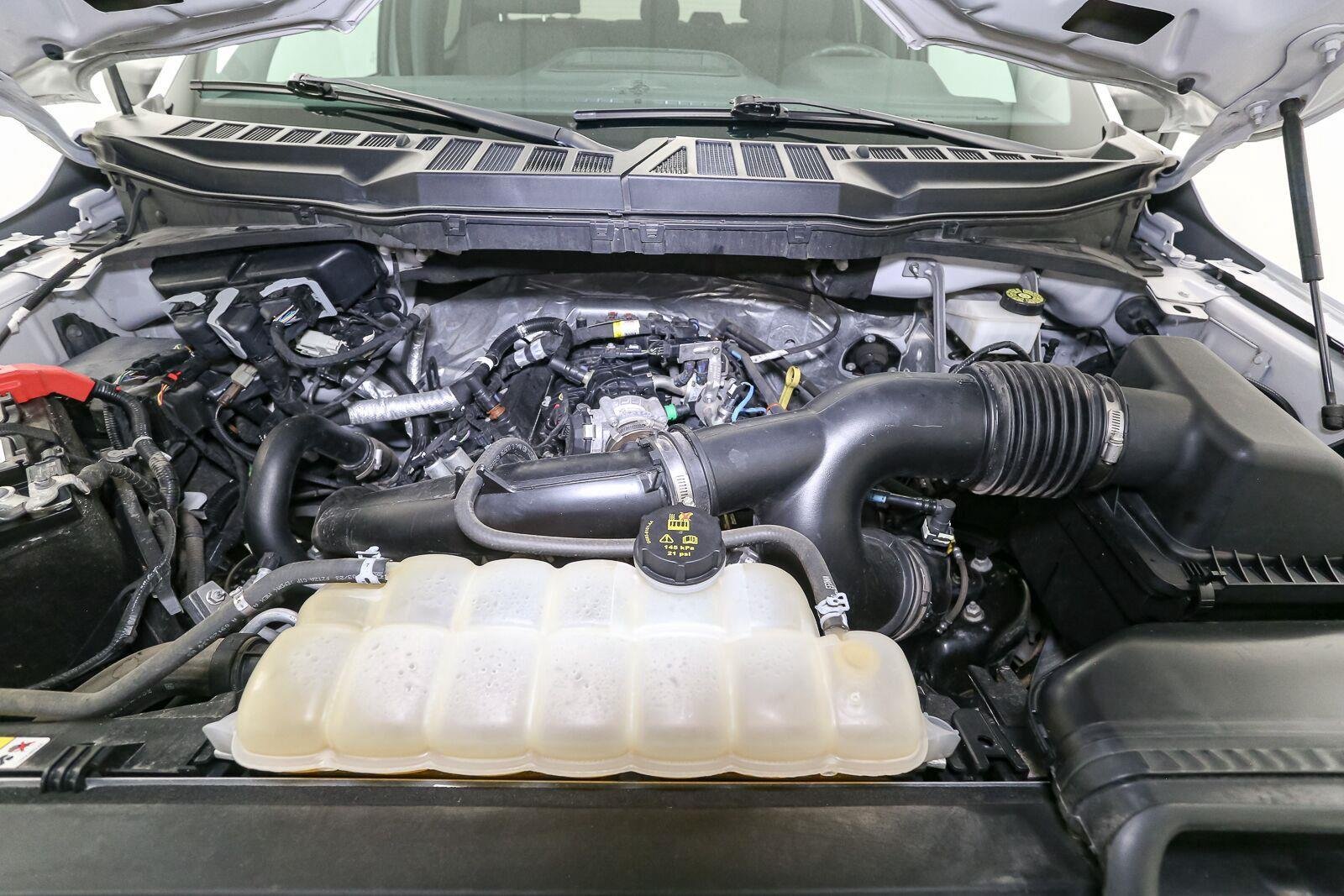 Used 2023 Oxford White Ford XLT image 13