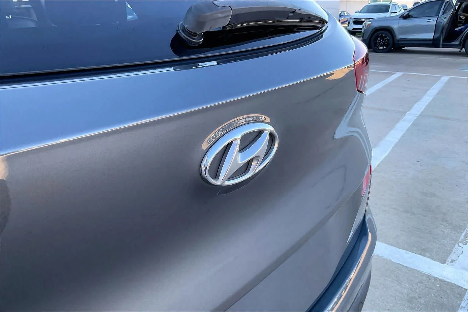 Used 2019 Coliseum Gray Hyundai Limited image 29