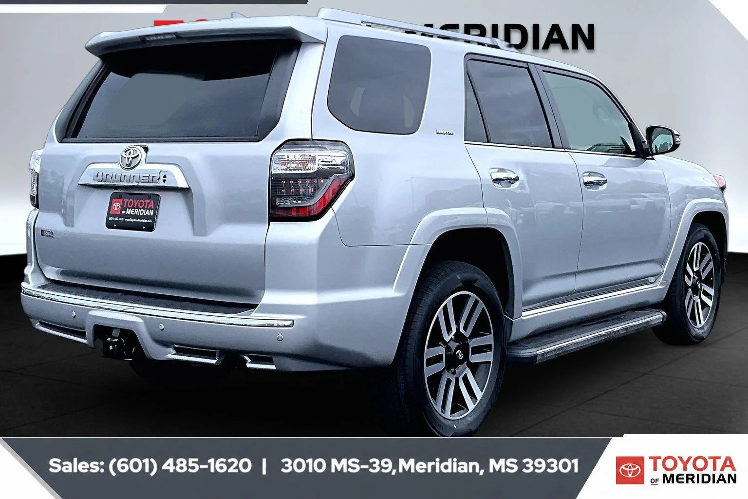 Used 2022 Classic Silver Metallic Toyota Limited image 11