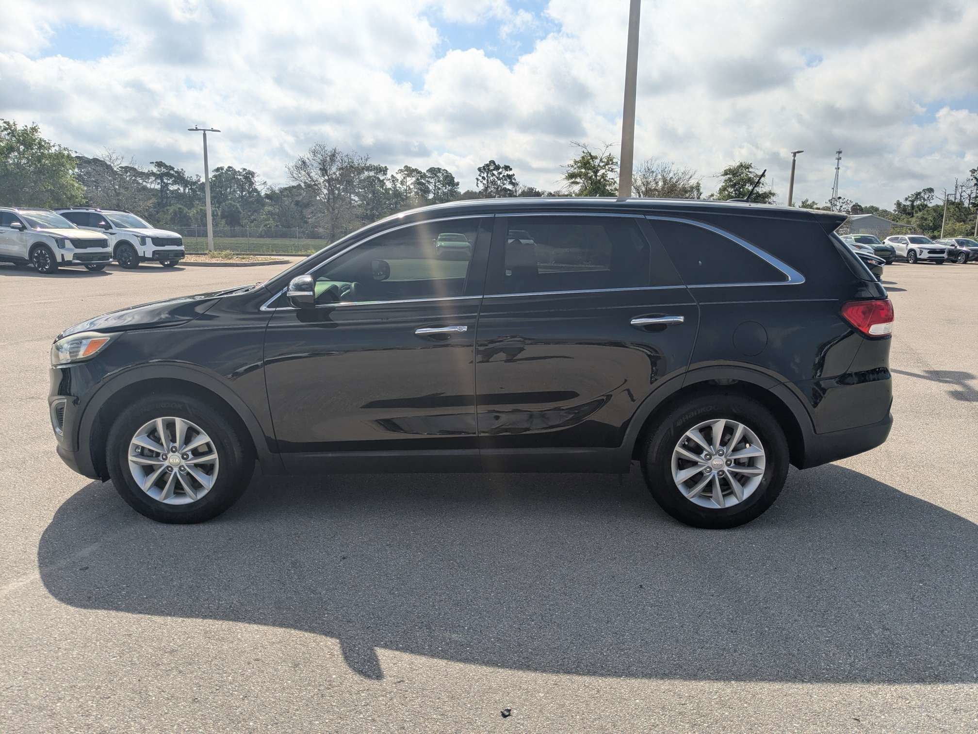 Used 2018 Ebony Black Kia L image 8
