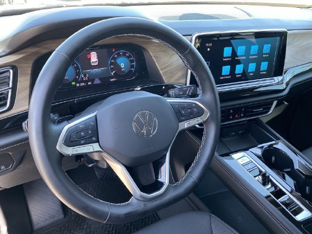 Used 2024 Gray Volkswagen 2.0T SE w/Technology image 21