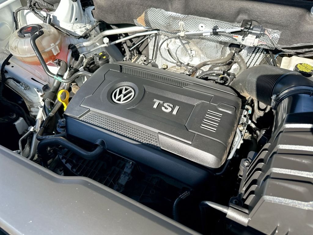 Used 2022 White Volkswagen 2.0T SE w/Technology image 14
