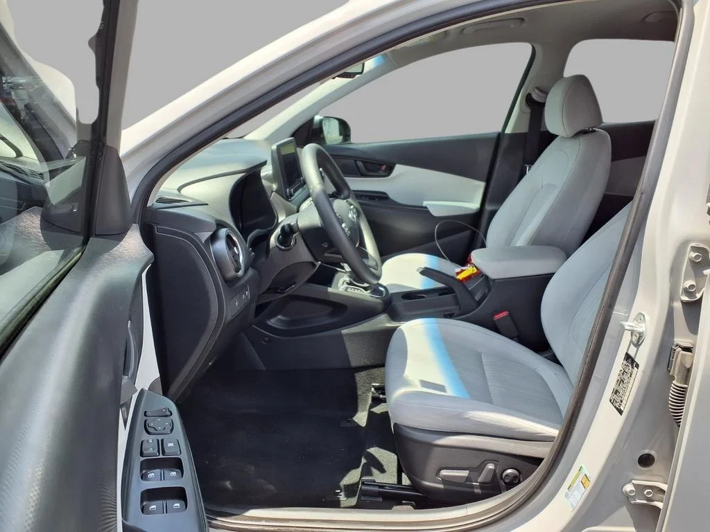 Used 2023 Silver Hyundai SEL image 23