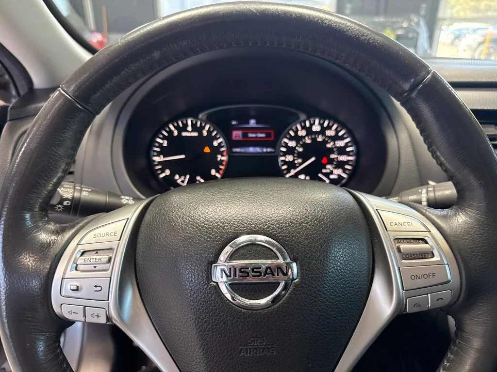 Used 2018 Gray Nissan 2.5 SV image 30