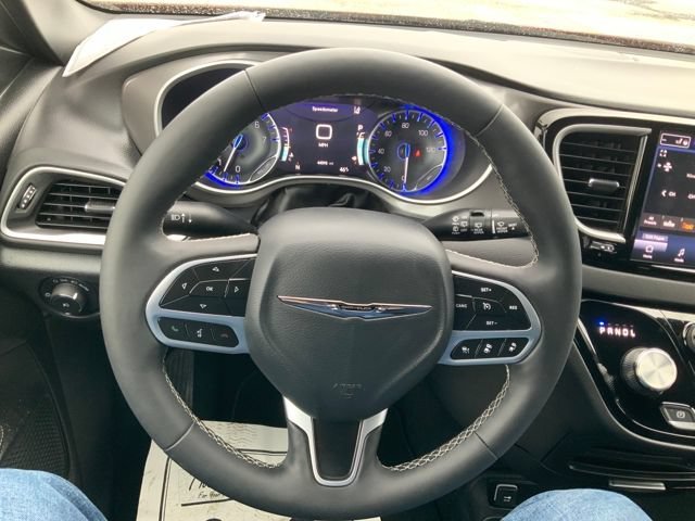 2025 Chrysler Pacifica Select - Photo 21