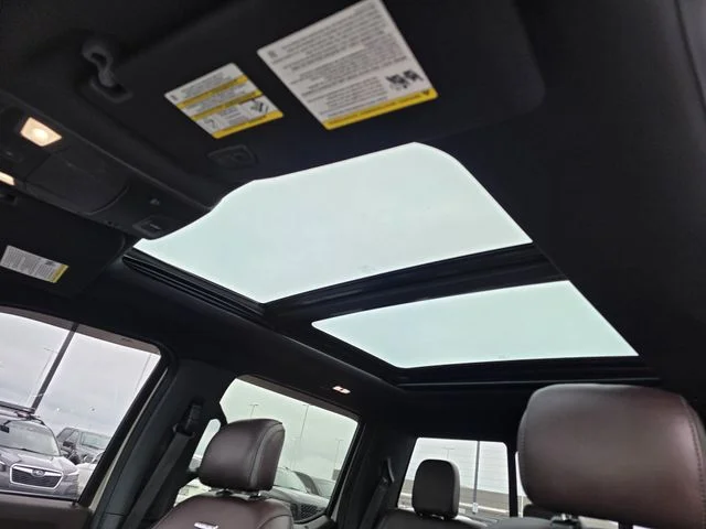 Used 2017 Oxford White Ford Platinum image 22